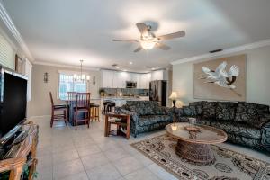 Gallery image of Shore Haven Unit 5A, 2 Bedroom, WIFI, Gulf View, Sleeps 4 in Clearwater Beach