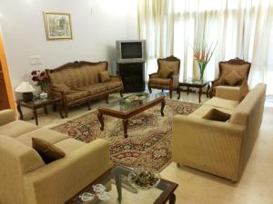 Seating area sa Sovereign Residency