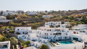 Bazén v ubytování Rochari Hotel nebo v jeho okolí