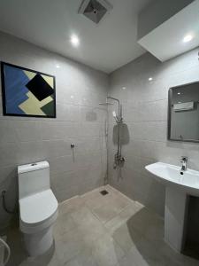 Ванна кімната в Aalia Hotel Suites