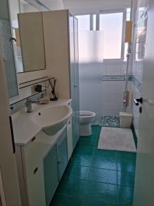 La Cameretta tesisinde bir banyo
