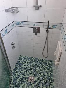 La Cameretta tesisinde bir banyo