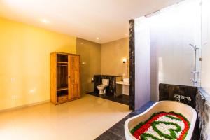 Koupelna v ubytování Asri Sari Villa Ubud + 37 fotografií
