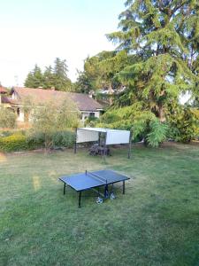Stolní tenis v ubytování B&B Controvento Soiano nebo okolí