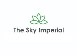 una señal para el logotipo imperial en The Sky Imperial Kumbhalmer Resorts, en Kumbhalgarh