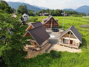 白馬村にあるLog Cottage 白馬KIITOSのコテージの上部の景色