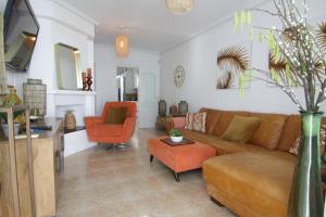 Χώρος καθιστικού στο Chalet con Piscina Privada, Aguas Nuevas, Torrevieja