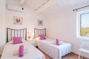 Postel nebo postele na pokoji v ubytování Villa Mas Alta by Villa Plus + 25 fotografií