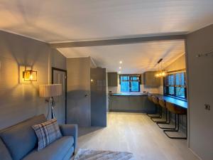 Gallery image of L19 - Penrhyn Spa Lodge with Hot Tub in Bethesda