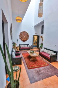 Posezení v ubytování Luxury Riad Mounia