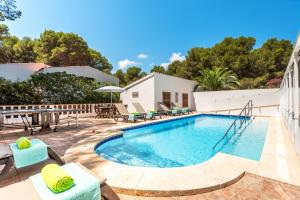 Bazén v ubytovaní Villa Casa Feliz by Villa Plus alebo v jeho blízkosti