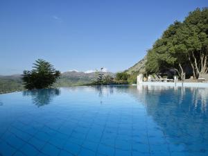 Bazén v ubytovaní Country Hotel Velani alebo v jeho blízkosti