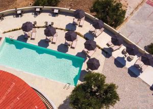 Bazén v ubytování Casa Panorama Adults Only nebo v jeho okolí
