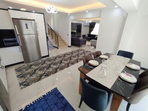 A kitchen or kitchenette at Villa KayaHan Göcek