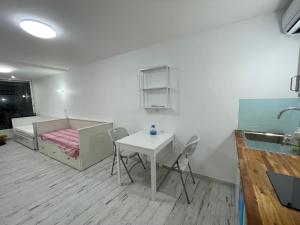 Fotografia z galérie ubytovania Studio POEMA rénové tout confort et cosy v destinácii La Grande-Motte + 5 fotografií