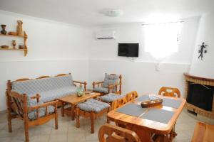 Fotografie z fotogalerie ubytování Guest House v destinaci Agioi Theodoroi