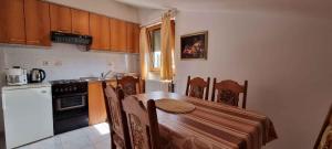 Kuchyň nebo kuchyňský kout v ubytování Apartment in Medulin with Two-Bedrooms 3