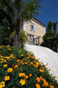 Vonkajšia záhrada v ubytovaní Villa Anna