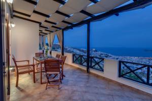 Balkón nebo terasa v ubytování Vera Vista Syros
