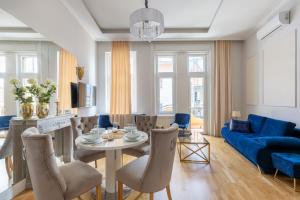 Posedenie v ubytovaní Designer Luxury Home in The Jewish Quarter