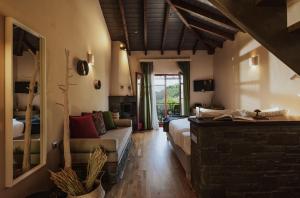Posezení v ubytování Rouista Tzoumerka Resort + 37 fotografií