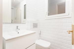 Fotografie z fotogalerie ubytování Cozy Apartment close to Passeig de Gracia v destinaci Barcelona