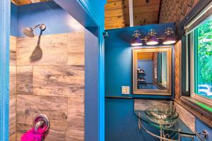 Bagno di Game Room and Mountain Views Lake Lure Retreat!