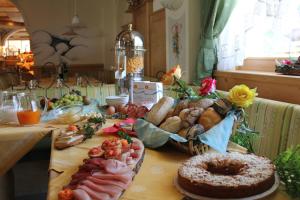 Toit of the bed and breakfast aladel või selle läheduses