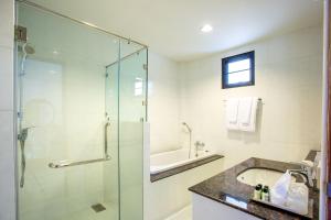 Koupelna v ubytování ChanNgarm Mountain View Resort จันทน์งาม เมาท์เท่นวิว รีสอร์ท