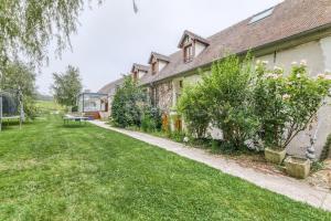 Zahrada ubytování Ferme Historique Jean De La Fontaine et ses chambres d'hôtes Hammam-Spa - 4 étoiles