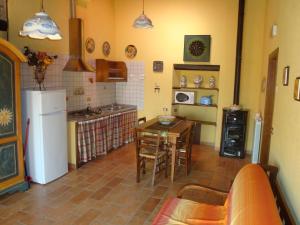 Η κουζίνα ή μικρή κουζίνα στο Agriturismo Semidimela