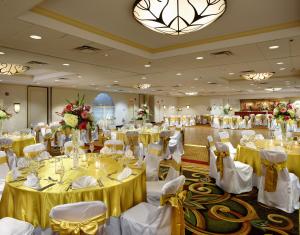 Restaurace v ubytování Clinton Inn Hotel Tenafly