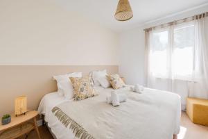 Posteľ alebo postele v izbe v ubytovaní L'Annexe du 43 - Beautiful T3 for 4 people with balcony
