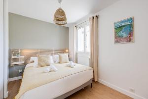 Posteľ alebo postele v izbe v ubytovaní L'Annexe du 43 - Beautiful T3 for 4 people with balcony