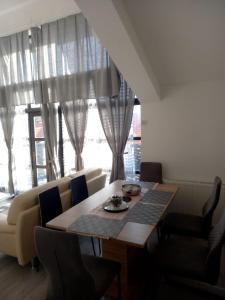 Posedenie v ubytovaní Apartmani Dubrava 1