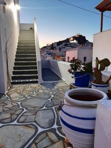 Φωτογραφία από το άλμπουμ του George's Place στην Ίο