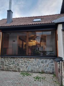 Budova, v ktorej sa dovolenkový dom nachádza