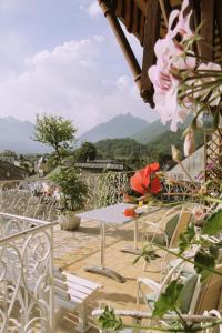 Afbeelding uit fotogalerij van Logis Hôtel Beau Site in Argelès-Gazost