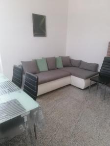 Zdjęcie z galerii obiektu Villa Pelda Apartment, sea view, parking, pet friendly w mieście Opatija