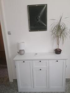 Zdjęcie z galerii obiektu Villa Pelda Apartment, sea view, parking, pet friendly w mieście Opatija