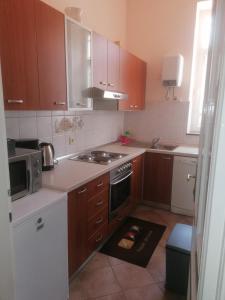 Zdjęcie z galerii obiektu Villa Pelda Apartment, sea view, parking, pet friendly w mieście Opatija