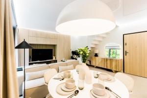 Posedenie v ubytovaní Apartament nad jeziorem Drwęckim Turystyczna # 17
