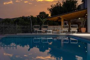 Bazén v ubytovaní Villa Evas Castle Crikvenica Riviera alebo v jeho blízkosti