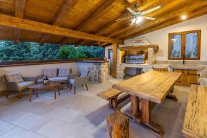 Kuchyňa alebo kuchynka v ubytovaní Villa Evas Castle Crikvenica Riviera