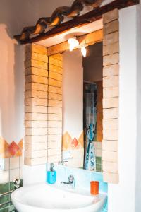 A bathroom at Agriturismo Irghitula