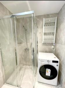 A bathroom at Luxury Apartment Nikiti Olea Valley