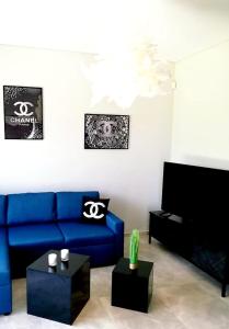 A seating area at Luxury Apartment Nikiti Olea Valley