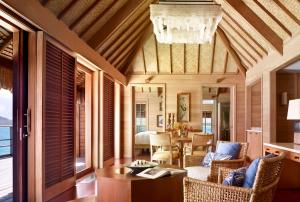 Istumisnurk majutusasutuses Four Seasons Resort Bora Bora