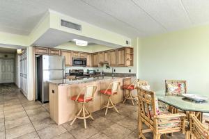 Photo de la galerie de l'établissement Balcony and Beach Access Inviting Ocean City Condo, à Ocean City