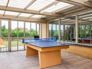 Stolní tenis v ubytování Holiday home Struer XXIII nebo okolí